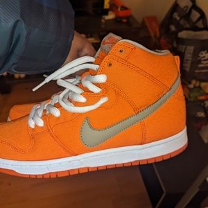 Nike Dunks 8.5